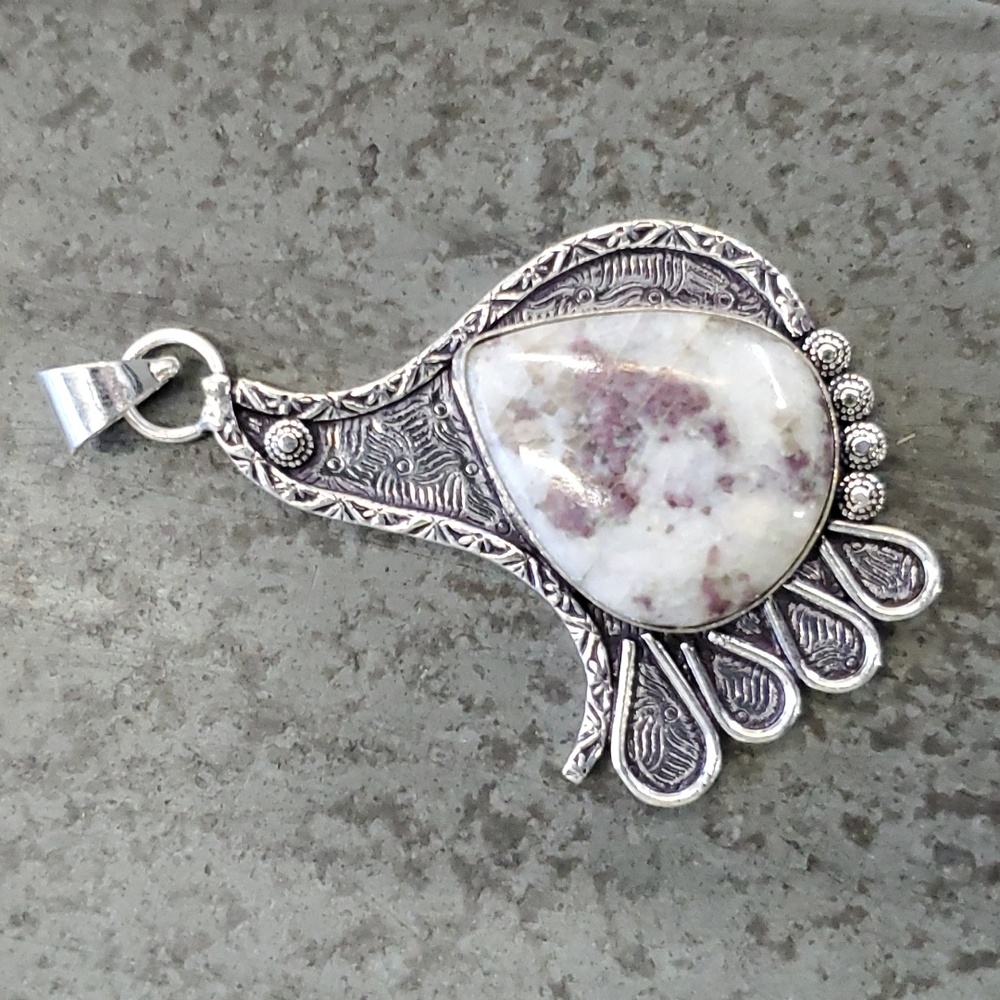 New Pink Tourmaline 925 Silver Bird Pendant.